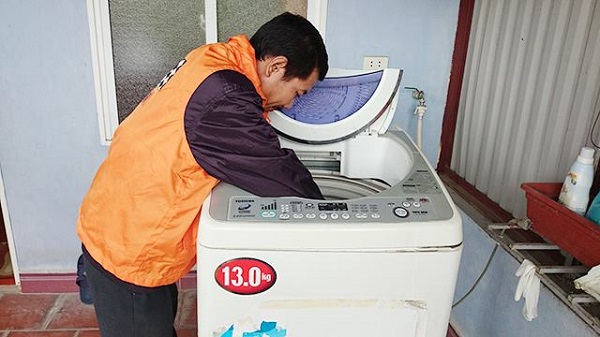 các bộ phận của cửa máy giặt ELETROLUX